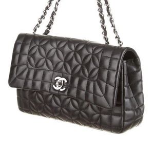 CHANEL Classic Flap Diamond Geometric Quilted Black Lambskin Shoulder Bag 🖤